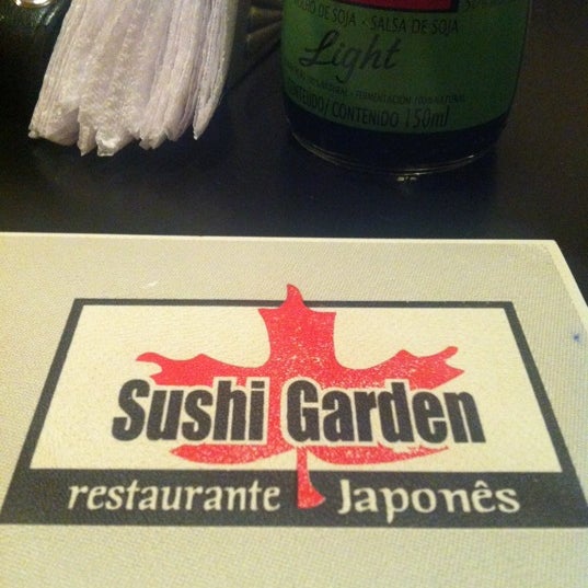Photo taken at Sushi Garden by Leandro C. on 11/11/2012
