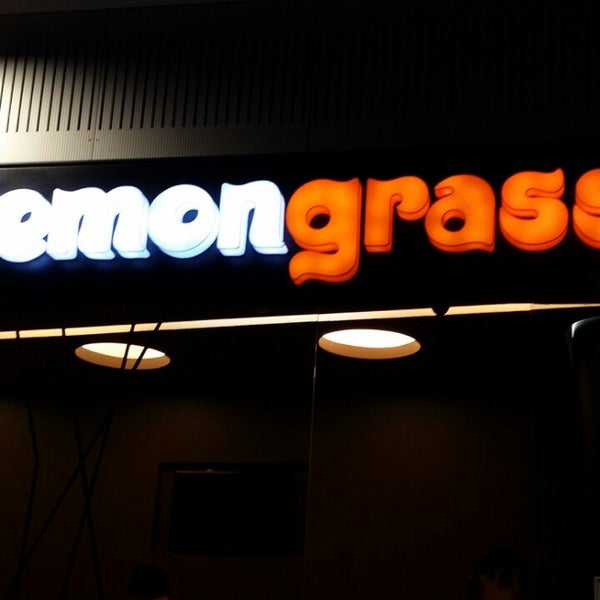 Foto tirada no(a) Lemongrass Aqua / Restaurante tailandés Valencia por Jairo G. em 4/12/2014