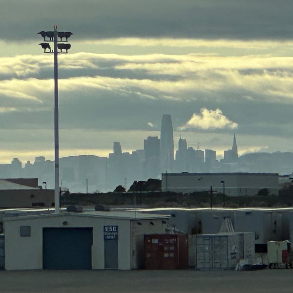 4/15/2024 tarihinde Andrew D.ziyaretçi tarafından Oakland International Airport (OAK)'de çekilen fotoğraf
