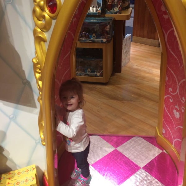 Disney Store Hamilton, ON