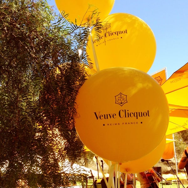 Foto tirada no(a) Veuve Clicquot Polo Classic por Mary S. em 10/5/2013