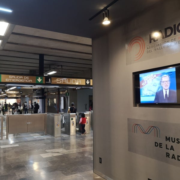 Fotos en Metro Parque De Los Venados (Línea 12) 9 tips de 860 visitantes