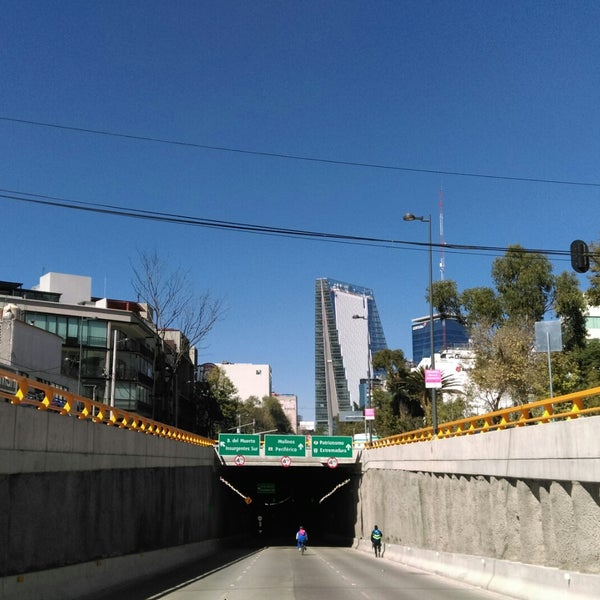 11/26/2017 tarihinde Caminαλεχ 🚶ziyaretçi tarafından Ciclotón de la Ciudad de México'de çekilen fotoğraf
