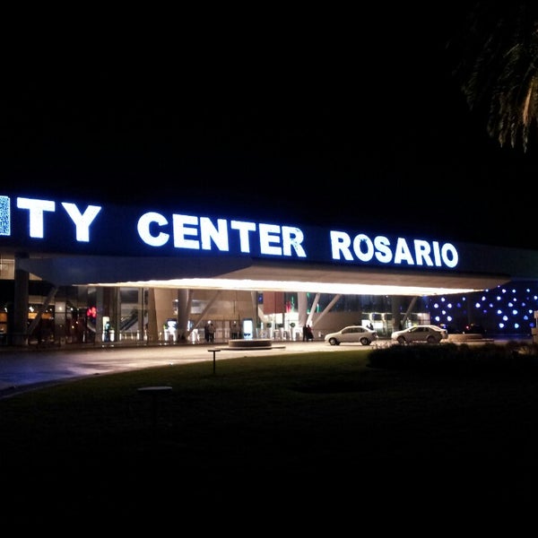 รูปภาพถ่ายที่ City Center Rosario โดย Silvia V. เมื่อ 3/26/2013