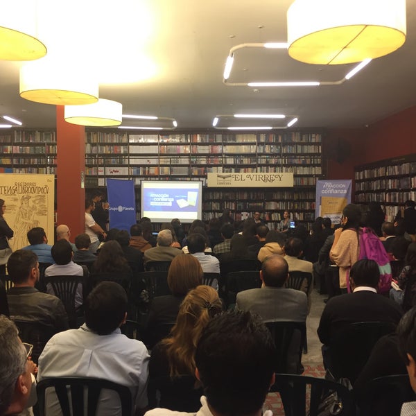 5/26/2016 tarihinde Martha R.ziyaretçi tarafından Librería El Virrey'de çekilen fotoğraf