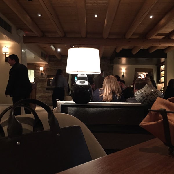Foto tirada no(a) Anasazi Restaurant por Michael N. em 5/15/2015
