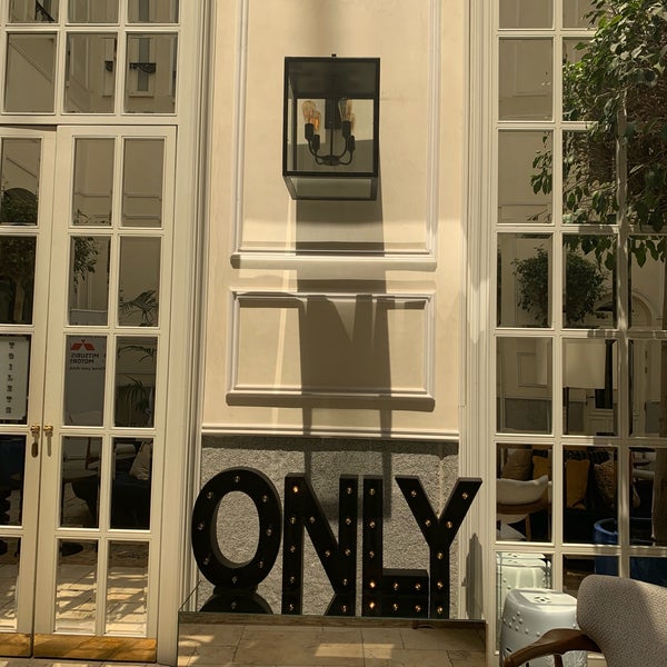 Das Foto wurde bei Only YOU Hotel&amp;Lounge von Reshma S. am 6/25/2019 aufgenommen