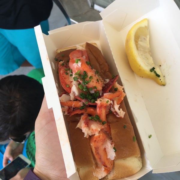 Das Foto wurde bei Quincy`s Original Lobster Rolls - Cape May von Karen B. am 8/5/2017 aufgenommen