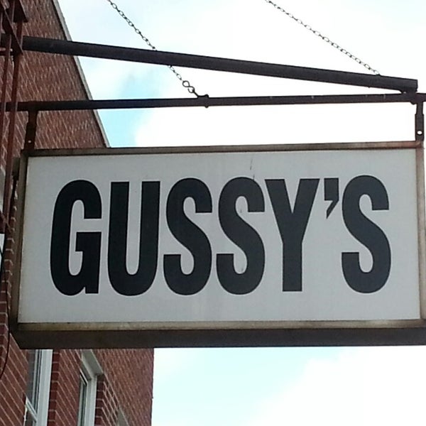 Photo taken at Gussy&#39;s by Francisco C. on 3/22/2013