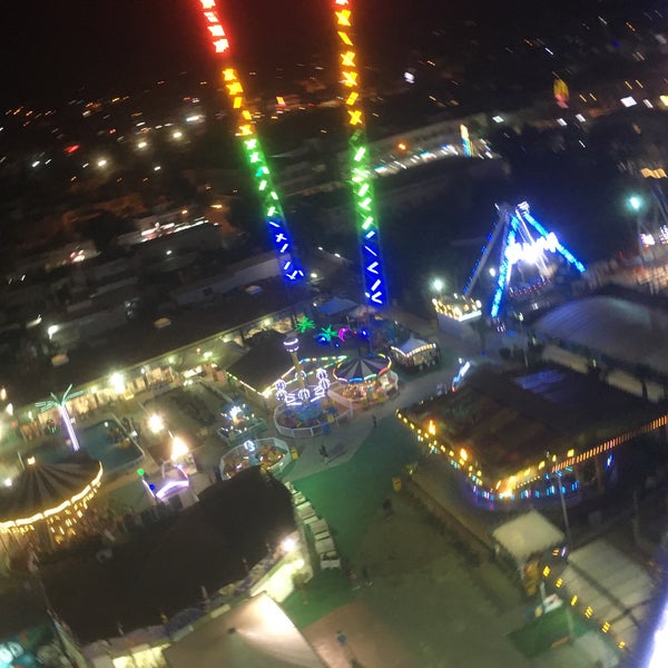 Das Foto wurde bei Parko Paliatso Luna Park von Дмитрий С. am 4/8/2019 aufgenommen