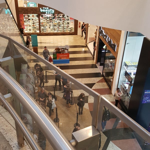 รูปภาพถ่ายที่ Shopping Estação โดย Mariana B. เมื่อ 8/18/2017