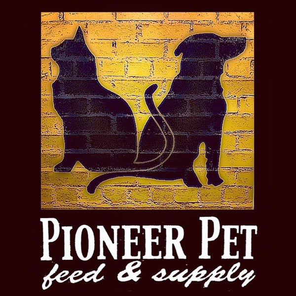 Foto diambil di Pioneer Pet Feed &amp; Supply oleh Pioneer Pet pada 8/12/2015