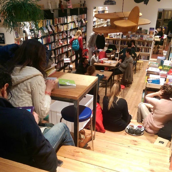 3/6/2016 tarihinde Teresa V.ziyaretçi tarafından Todo Modo - libreria caffè teatro'de çekilen fotoğraf