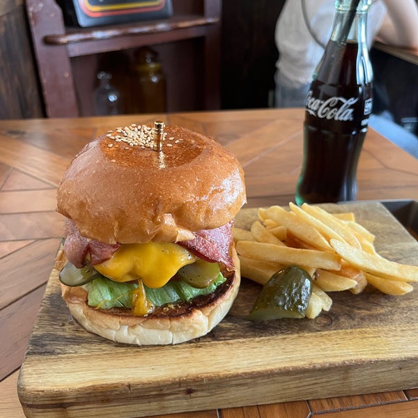 бургеры владикавказ. Old burger владикавказ school адрес. олдскул бургер. Old burger владикавказ school адрес. бургеры владикавказ.