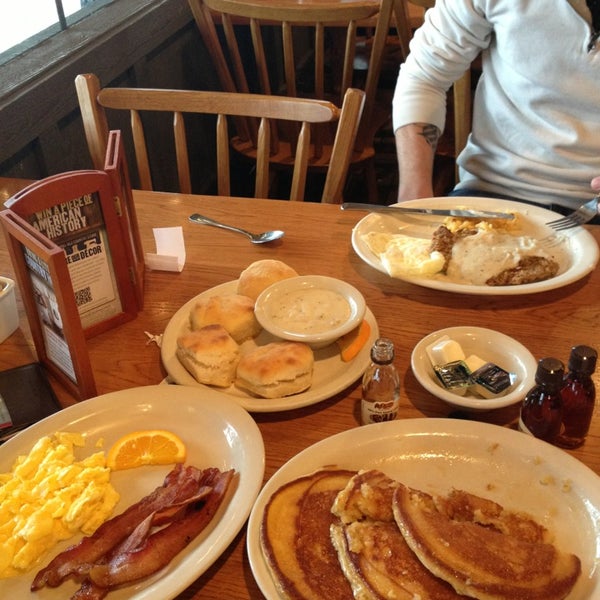 Cracker Barrel Old Country Store Athens'de Amerikan Restoranı