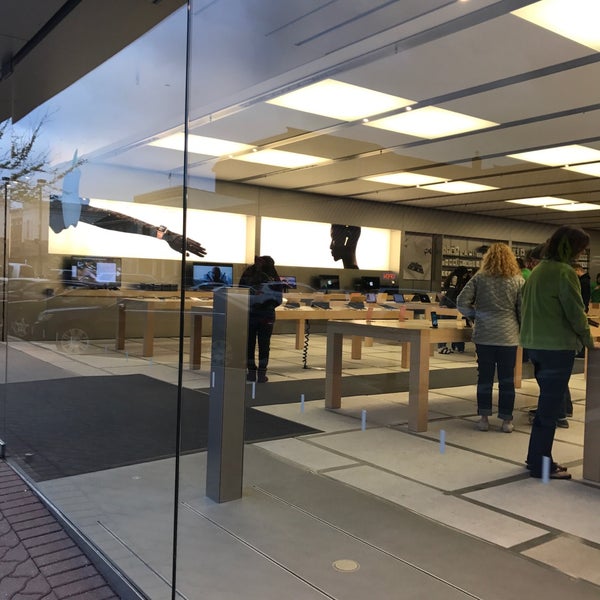 Photos at Apple Main Place - Naperville, IL