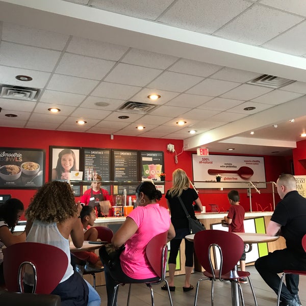 Red Mango Frozen Yogurt Shop in Naperville