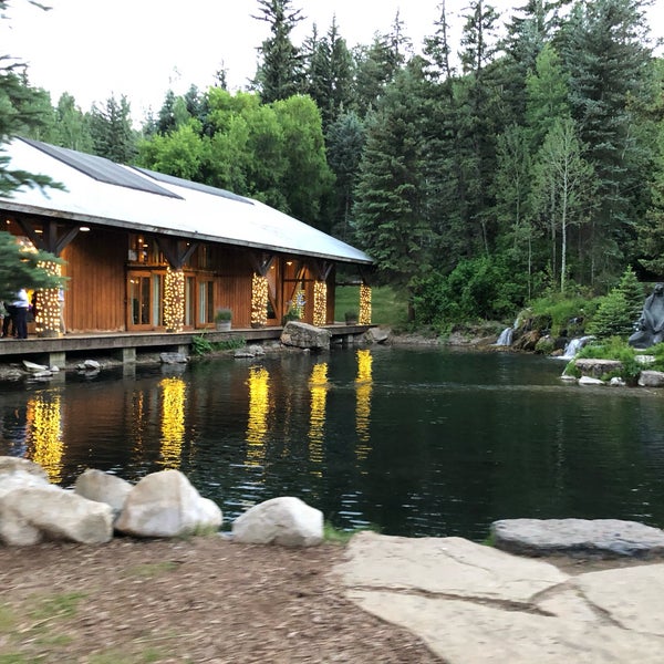 Foto tirada no(a) Sundance Mountain Resort por Tom N. em 7/1/2018