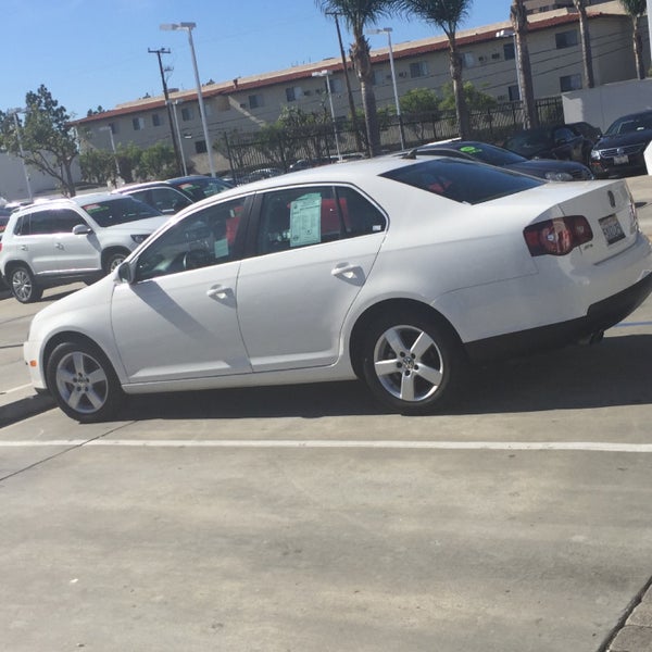 McKenna Volkswagen Huntington Beach Car Dealership in Huntington Beach