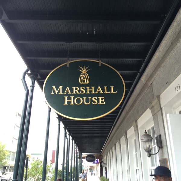 รูปภาพถ่ายที่ The Marshall House โดย Frank R. เมื่อ 10/25/2015