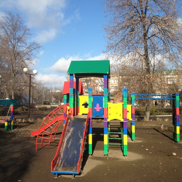 Екатерининский парк детская площадка. Детская площадка в екатерининском парке в москве. Екатерининский проспект 2 санкт-петербург детская площадка. Черемушки парк 50. Екатерининский парк детская площадка.