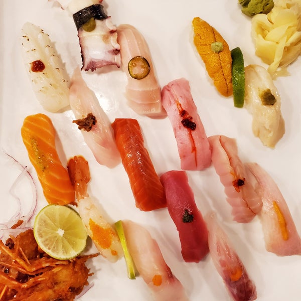Снимок сделан в Japonessa Sushi Cocina пользователем Ben C. 2/15/2022