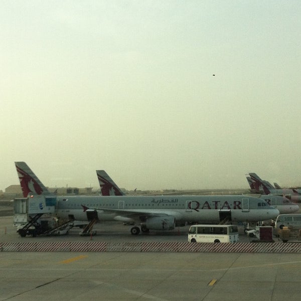 Foto scattata a Doha International Airport (DOH) مطار الدوحة الدولي da Nuii il 4/24/2013