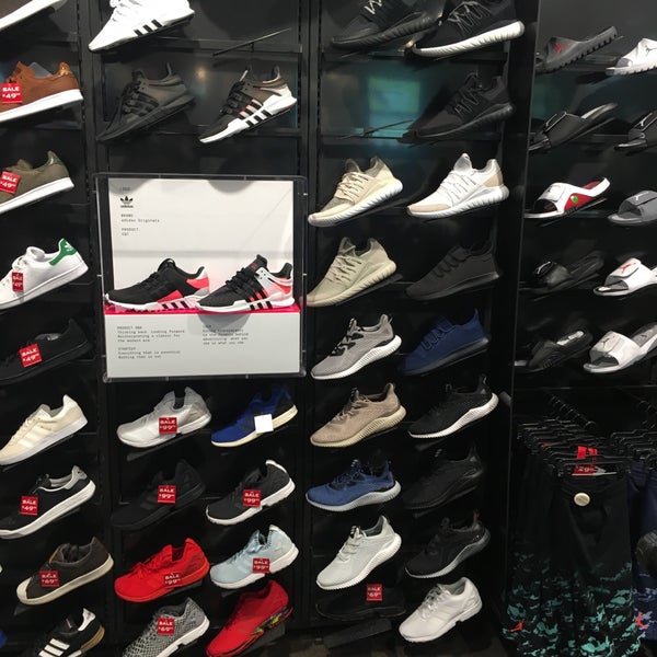 nike store natick mall