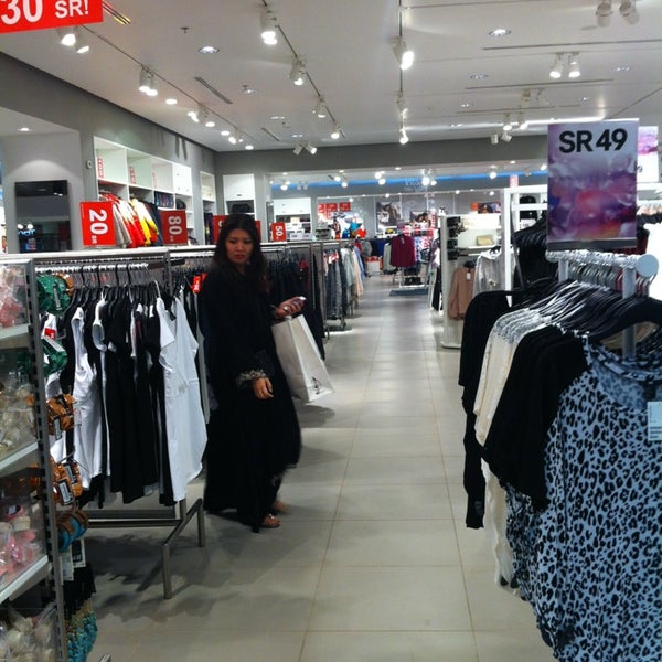 h&m othaim mall