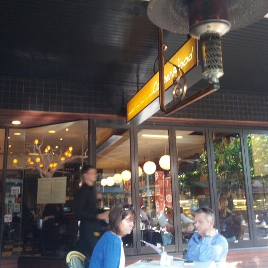 11/18/2012 tarihinde David v.ziyaretçi tarafından Copperwood Restaurant'de çekilen fotoğraf
