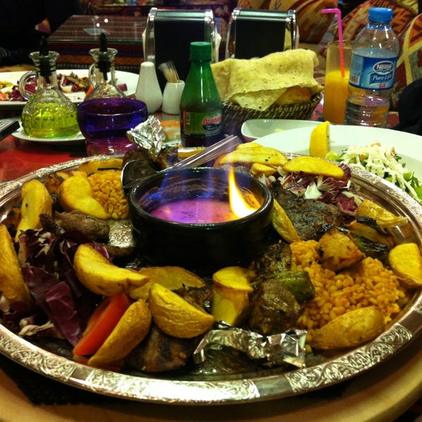 Foto diambil di Faros Restaurant Sirkeci oleh Leo pada 2/8/2013