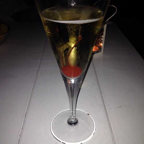 Photo taken at Acanthus Cocktail Bar by Eva on 8/12/2014
