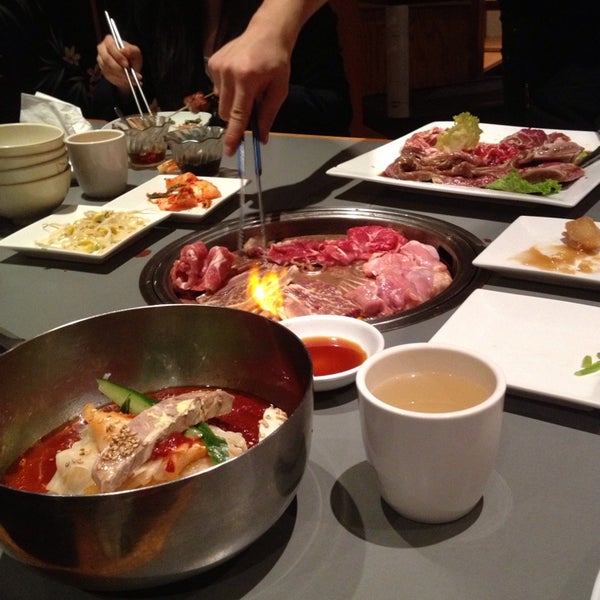 Снимок сделан в Royal Seoul House Korean Restaurant пользователем Vivian L. 5/27/2013