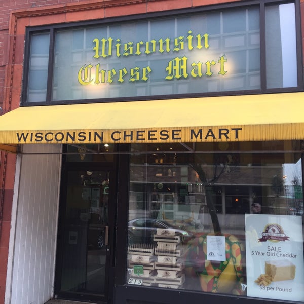 Das Foto wurde bei Wisconsin Cheese Mart von Dion H. am 4/13/2016 aufgenommen