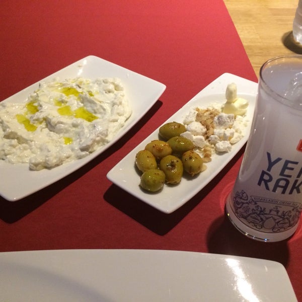 รูปภาพถ่ายที่ 12 Ocakbaşı Restaurant โดย Mehmet U. เมื่อ 12/25/2014