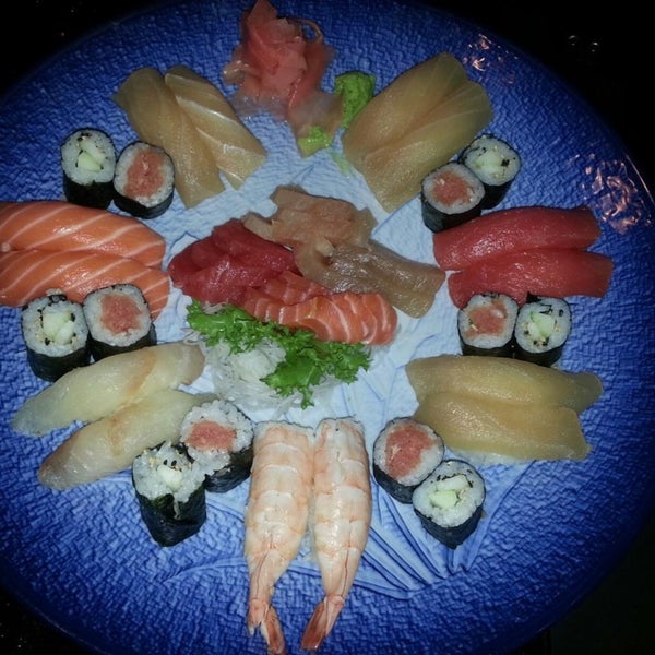 3/22/2013にAndreaがTokyo Sushi Restaurantで撮った写真