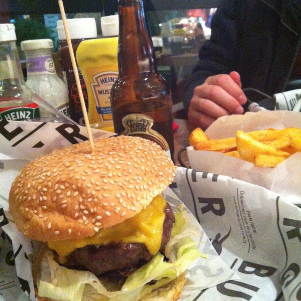 Photo taken at Burger House Handmade Burger by Melike A. on 4/16/2013