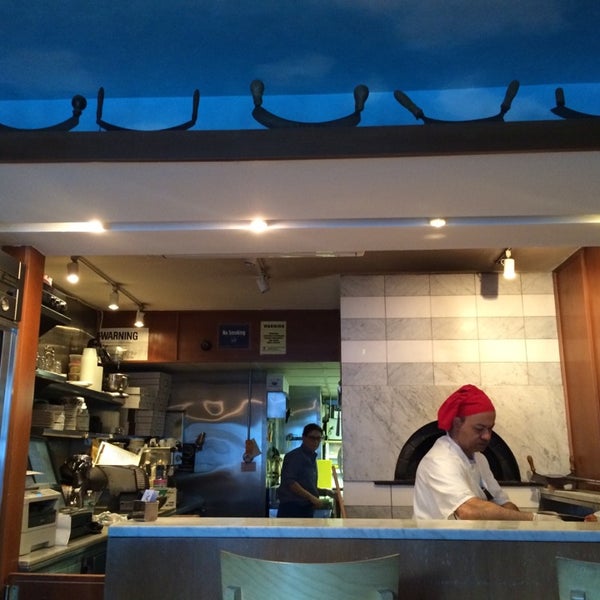 4/9/2014 tarihinde SeungKee H.ziyaretçi tarafından Pizza Mezzaluna'de çekilen fotoğraf