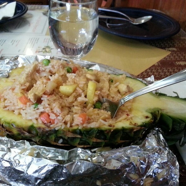 Foto scattata a Siam Taste Thai Cuisine da Vijay V. il 3/16/2013