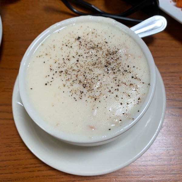 Great clam chowder lunch deal for $2.50 add on with any sandwich or salad