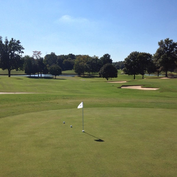 Foto scattata a Hermitage Golf Course da Gavin R. il 9/23/2013