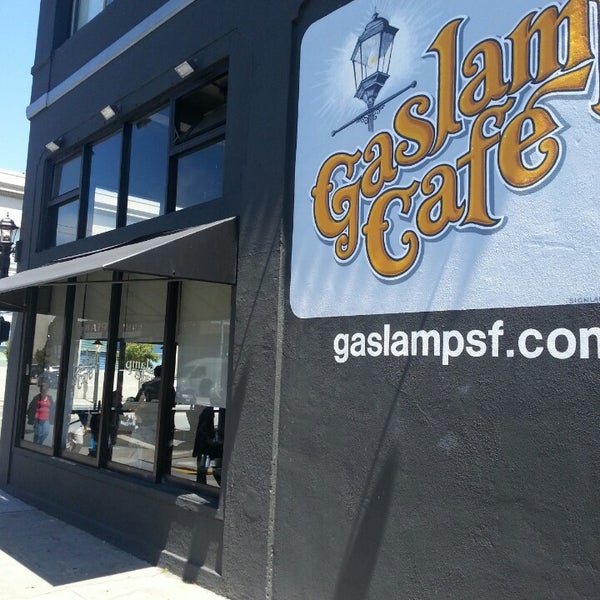 รูปภาพถ่ายที่ Gaslamp Cafe โดย Joel H. เมื่อ 5/28/2013