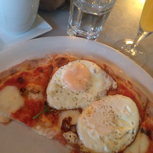 come for brunch! the pizza battil'occhio is a real treat on a Sunday afternoon