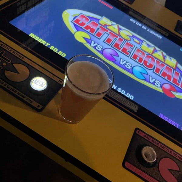 Foto tomada en The 1UP Arcade Bar - LoDo  por Chris P. el 10/2/2021