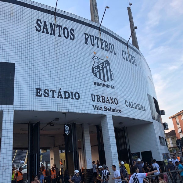 Photo taken at Estádio Urbano Caldeira (Vila Belmiro) by LPD J. on 11/3/2019