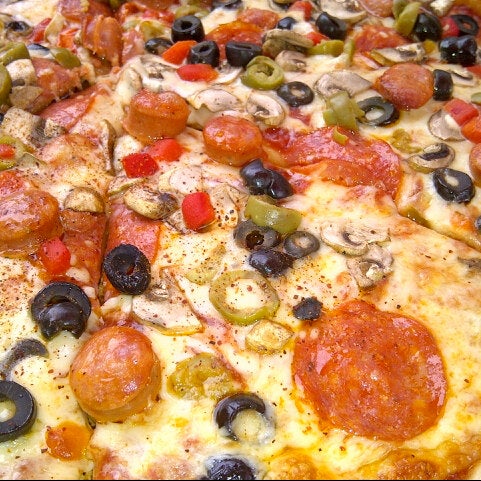 รูปภาพถ่ายที่ Tutto Pizzas โดย Juan Pablo B. เมื่อ 10/22/2013