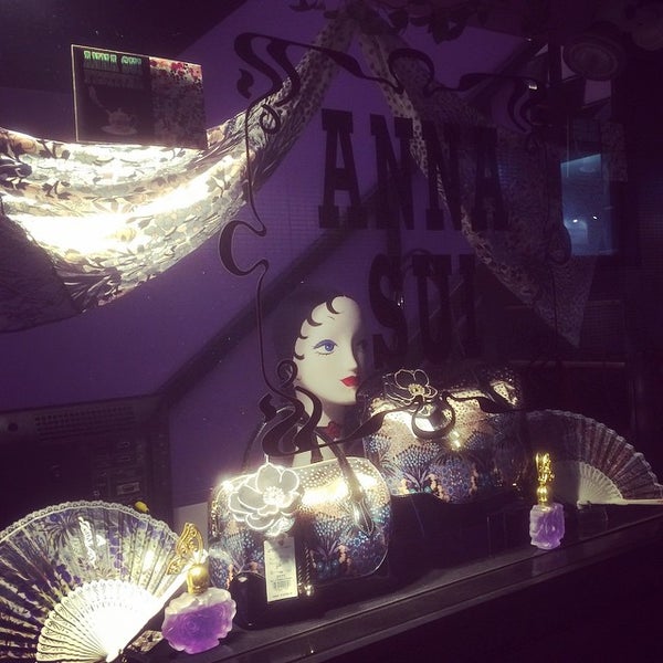 Anna Sui 梅田エスト店 大阪市北区 Da Giyim Magazasi Da Fotograflar