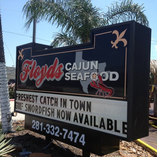 Photo taken at Floyd&#39;s Cajun Seafood - Webster by Joe G. on 5/19/2013