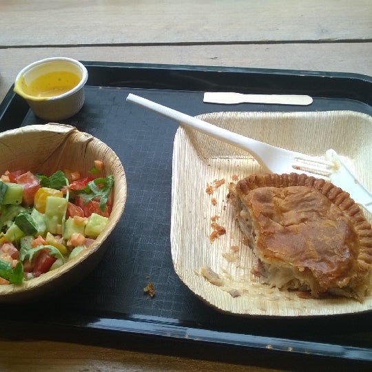 Pies are delicious! You can get an incredible amount of fresh salad with your pie. Ideal for take-away!