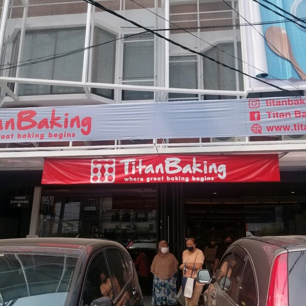 TITAN Baking Toko Hobi di Cilandak